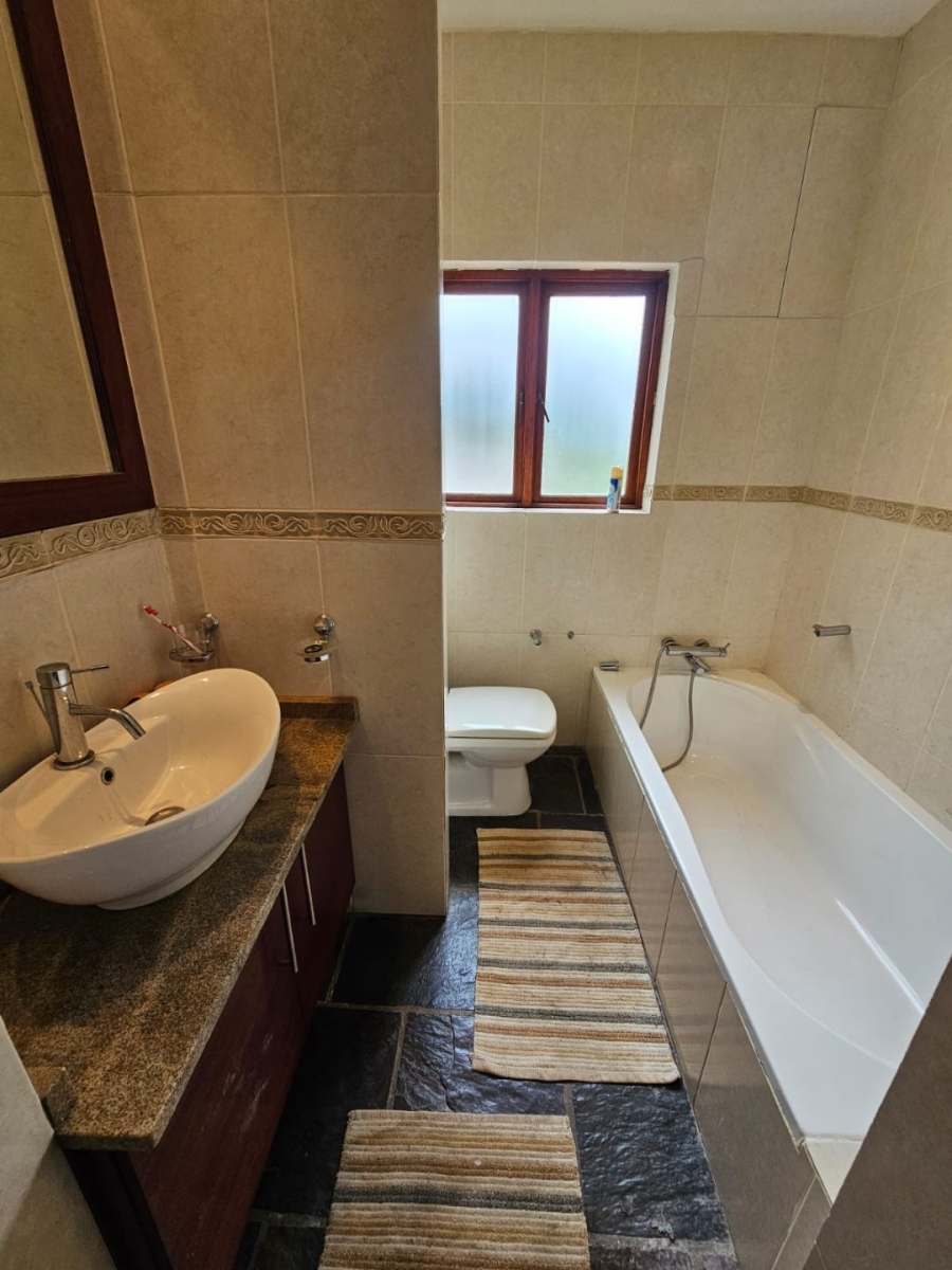 5 Bedroom Property for Sale in Boschenvaal River Front Lodges Free State